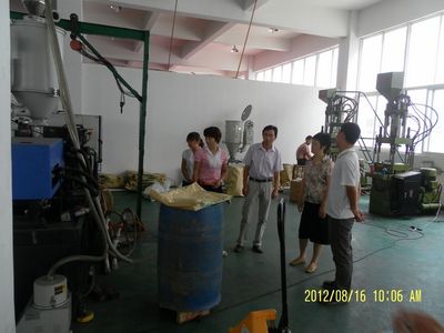 從實驗室到生產線 生化系教師的塑料模具企業掛職之旅